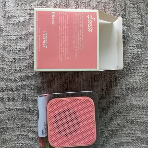 NWT Sonix Pink Bluetooth Speaker - Picture 5 of 5